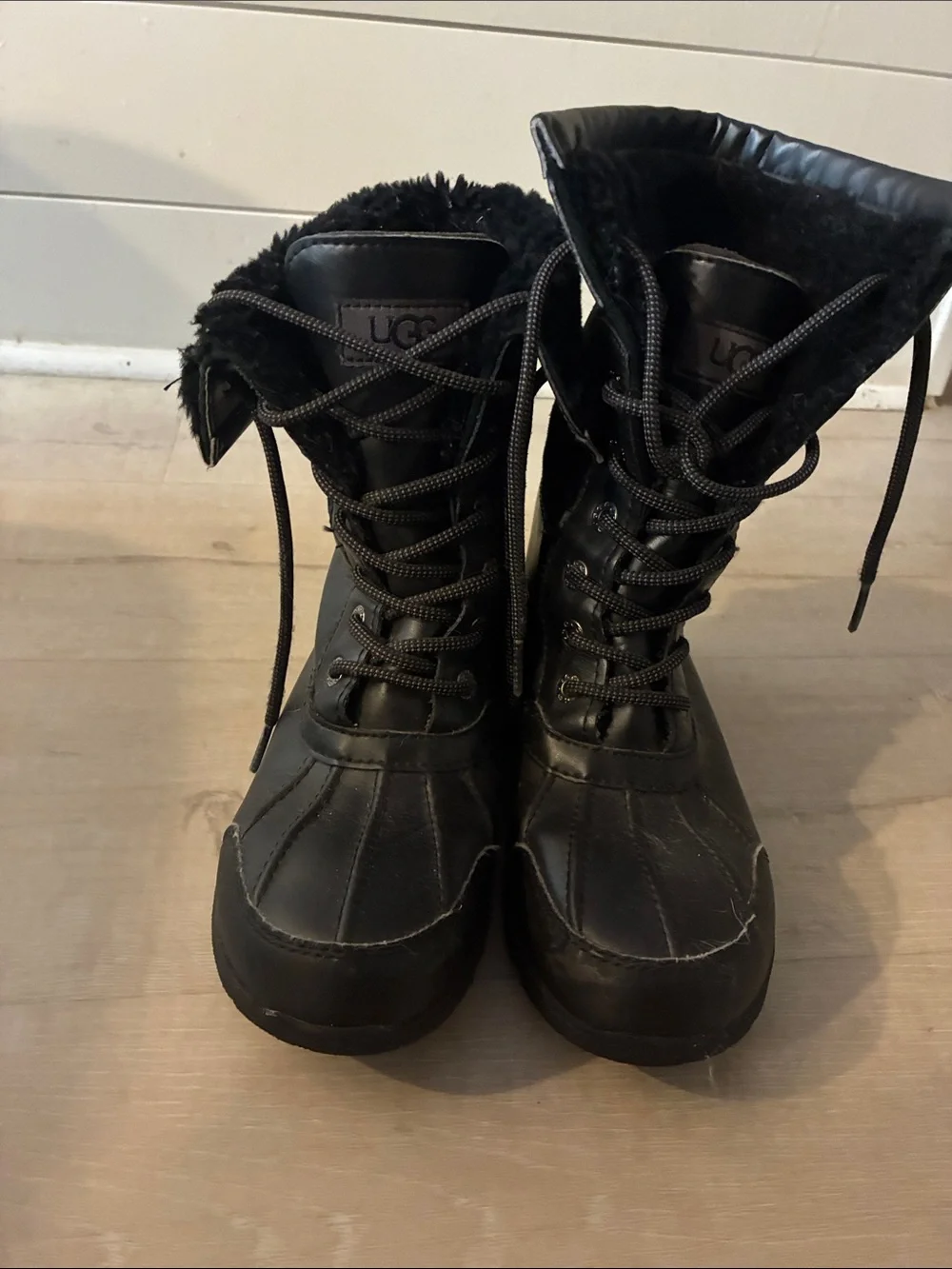 UGG kids  Black Leather Lace-Up boots